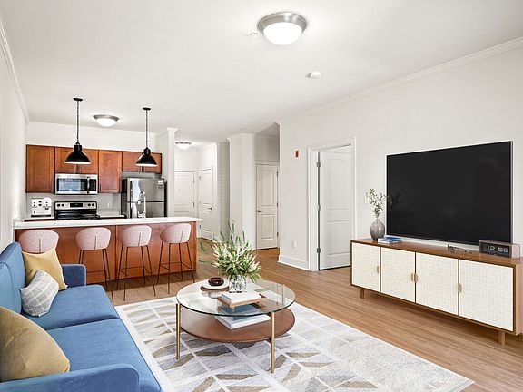 3rd image of 77A Excelsior Ave APT 202