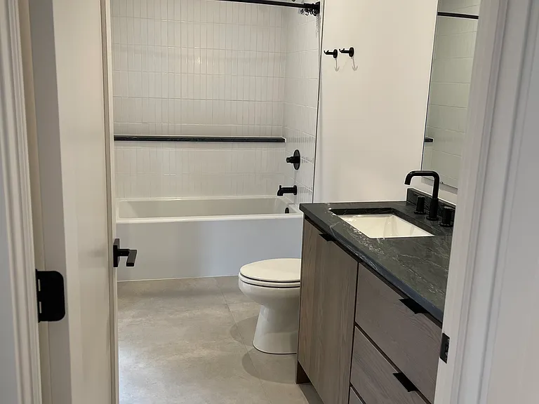 704 N Highland Ave #CARRIAGE HOUSE — Photo 16