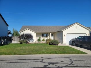 8601 E Bull Pine Ln, Spokane, WA 99217