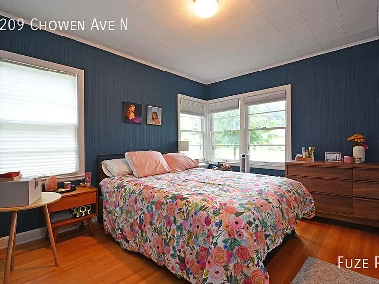 3209 Chowen Ave N — Photo 10
