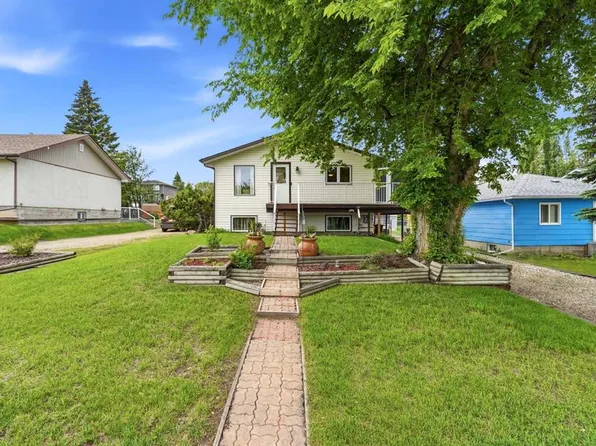 4618 E 48th St, Sylvan Lake, AB T4S 1L5