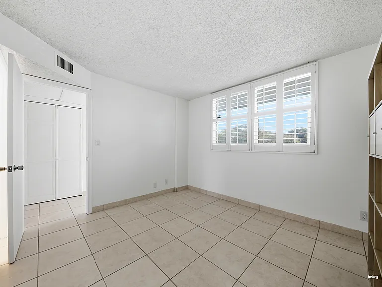 121 Royal Park Dr #3A — Photo 9