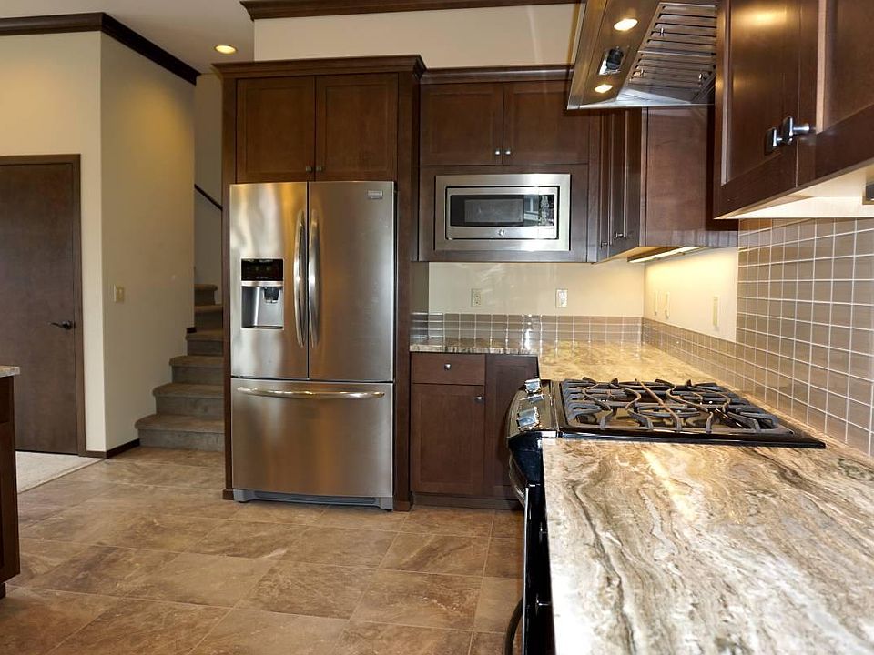 1st image of 198 Madrona Way NE