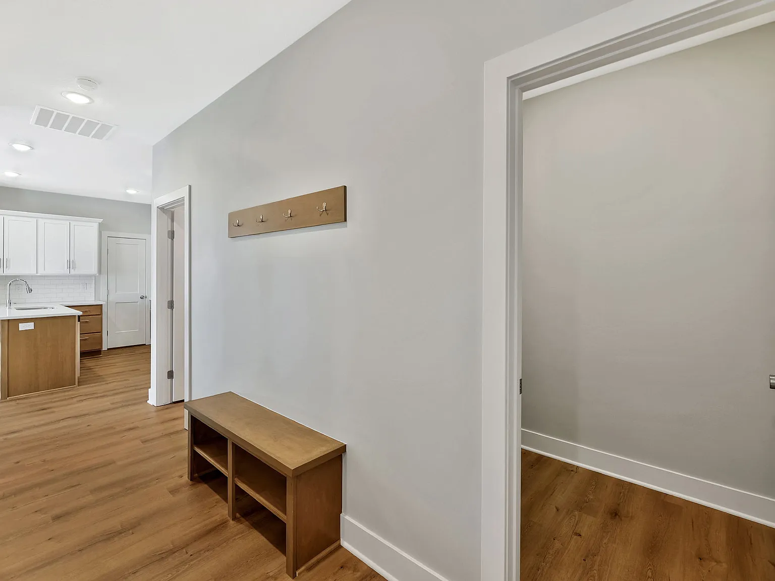 2 bed, 1080 sqft, $1,410 — Photo 4