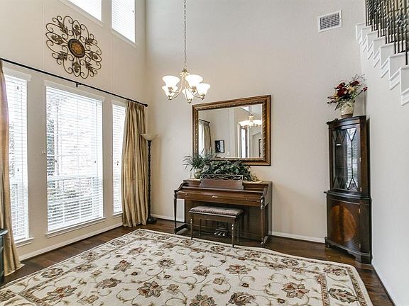 4th image of 5506 Pecan Hollow Dr