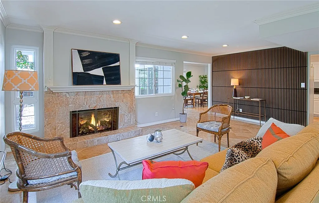 3 bed, 2.5 bath, 1749 sqft, $4,800 — Photo 2
