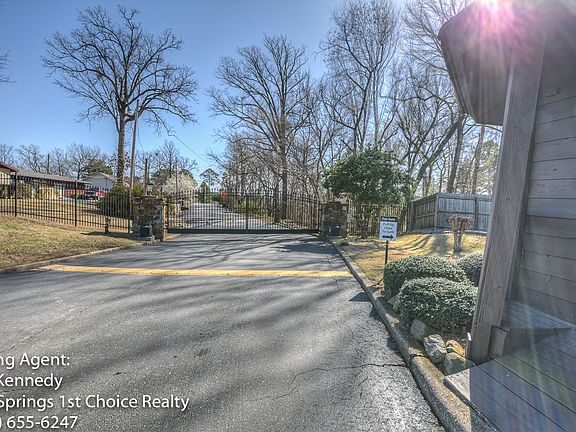 5th image of 200 Hamilton Oaks Dr