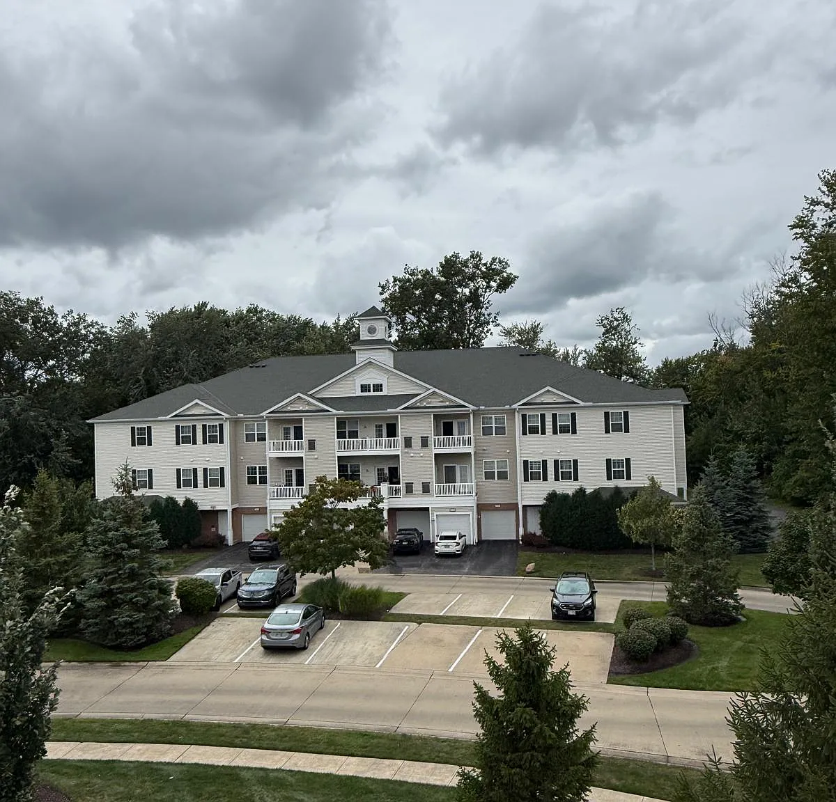 2 bed, 1240 sqft, $1,800 — Photo 2