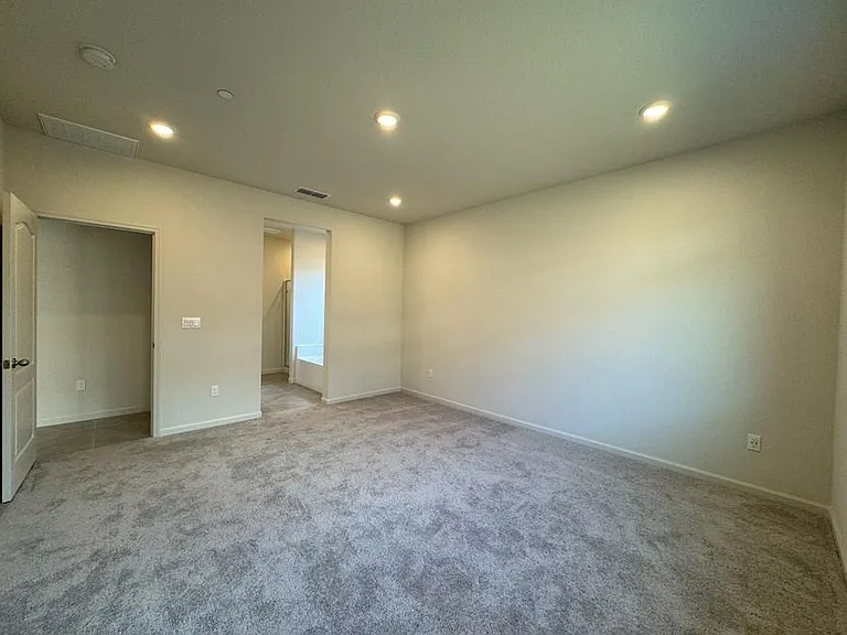 1152 Ramos Dr — Photo 4