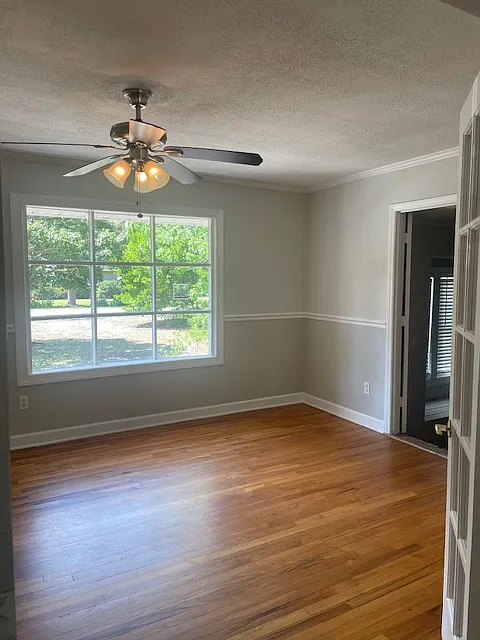 3918 Camellia Dr — Photo 3
