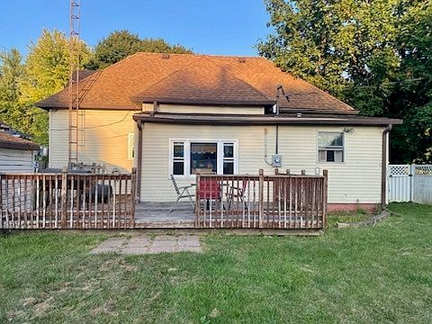 2nd image of 209 N 2nd St