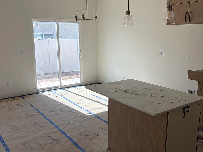 415 W Old Mill Rd #4 — Photo 4