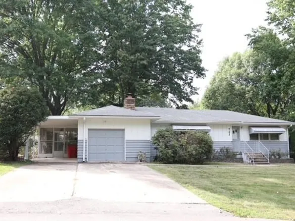 722 S Hudson St, Buckner, MO 64016