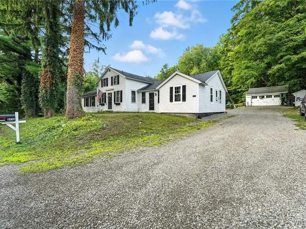 9715 New Oregon Rd, Eden, NY 14057