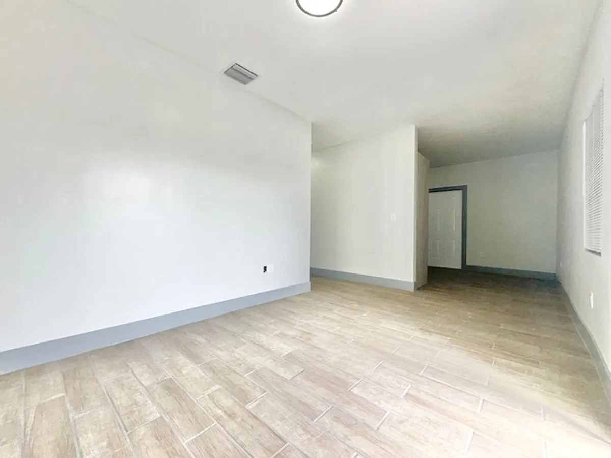 Building Photo - 845 NW 12th St