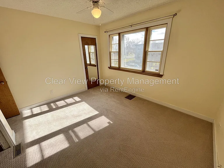 319 8a Ave S #UPPER — Photo 14