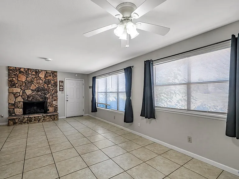 424 W Pecan Ave #B — Photo 12