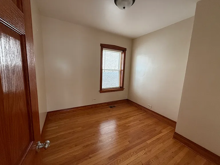 2252 N Laramie Ave #1 — Photo 8
