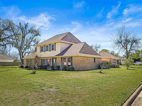 2348 Shalmar Dr, West Columbia, TX 77486