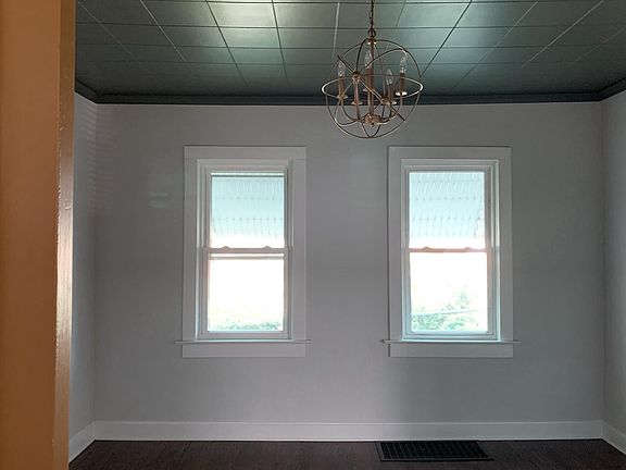 2nd image of 421 Sandusky Ave