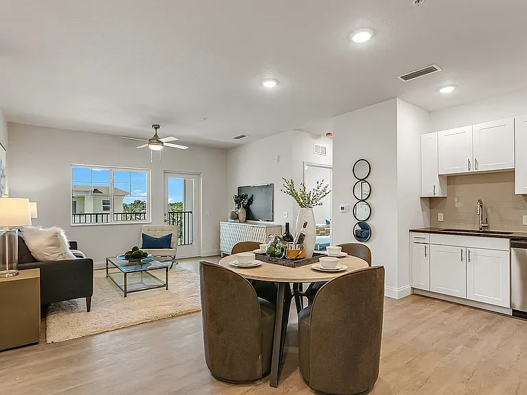 Grand Oak Apartments — Photo 6