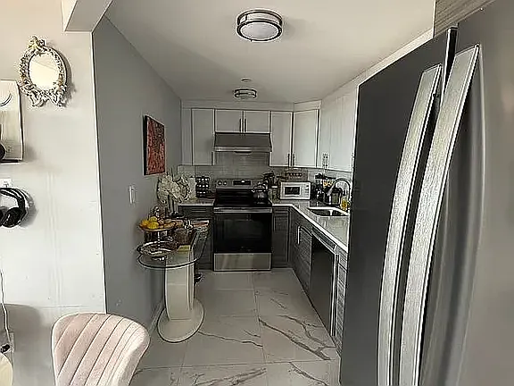 4 E Apt 4e Woodside #4E — Photo 2