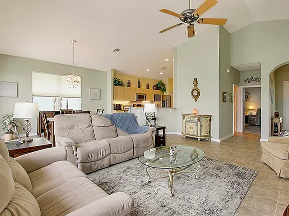 122 NW Swann Mill Cir — Photo 8