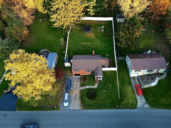 3rd image of 12 Fairview Ave