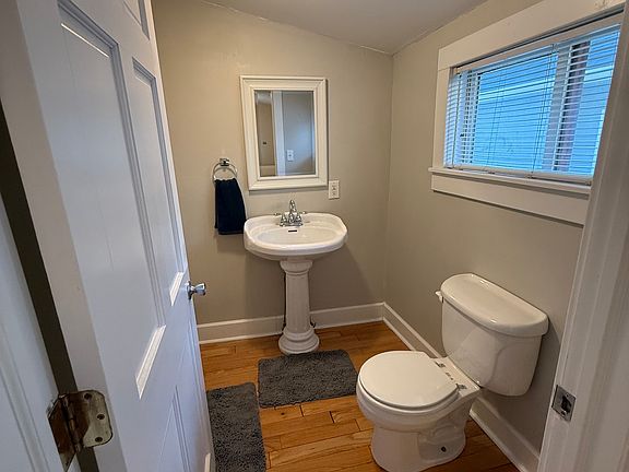 5th image of 815 E 16th St