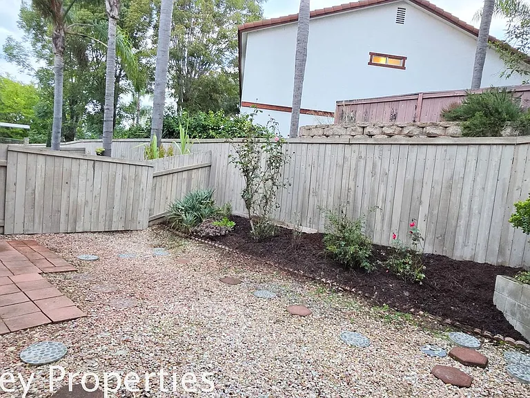 410 Ferrara Way — Photo 22
