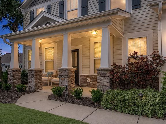 4th image of 425 Tiburon Dr.