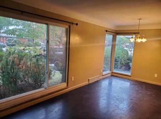 16414 Lincoln Ave, Eastpointe, MI 48021