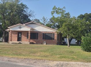 810 W Main St #C, Cuero, TX 77954