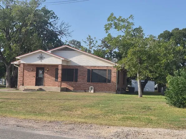 810 W Main St #C, Cuero, TX 77954