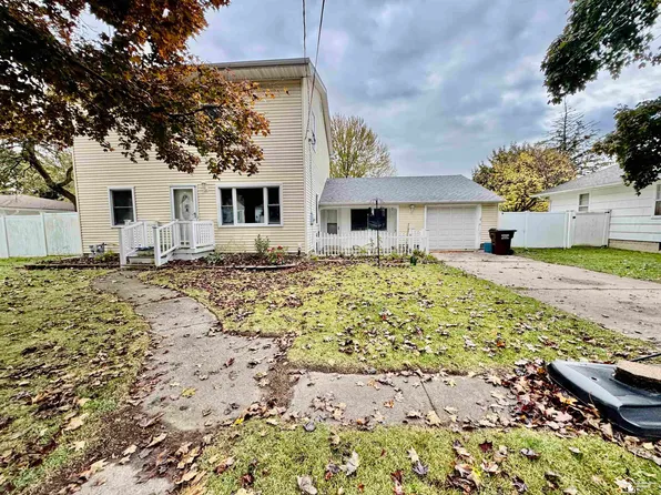 15484 Eastwood Dr, Monroe, MI 48161