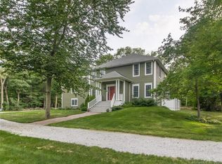 2 Sunset Ridge Dr, Guilford, CT 06437