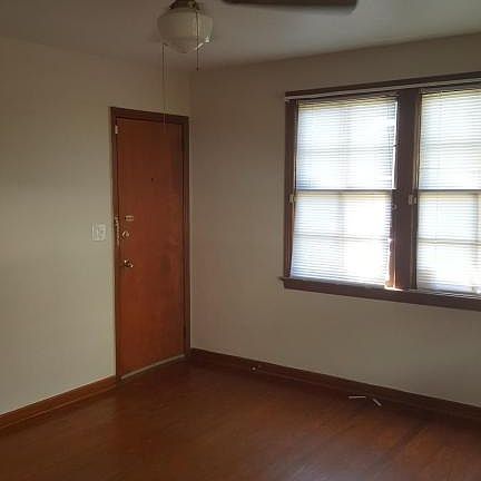 3rd image of 2569 Herschel St APT 2