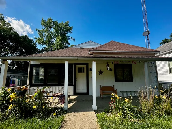 415 W Johnson St, Clinton, IL 61727