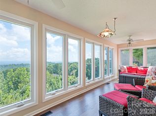 602 Fleetwood Plz, Hendersonville, NC 28739