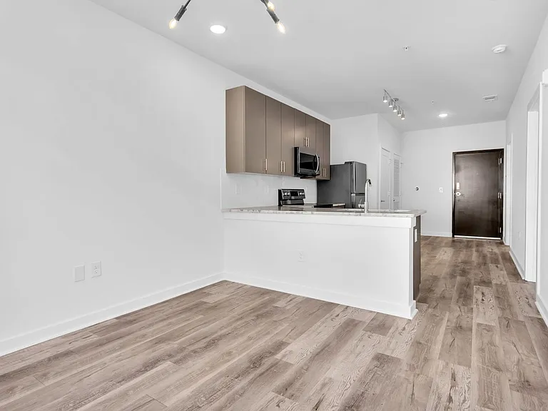 525 Parkway Dr NE #417 — Photo 16