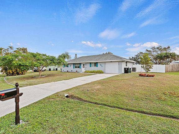 3rd image of 2121 SE Midtown Road