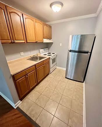 3rd image of 10 Highland St #8