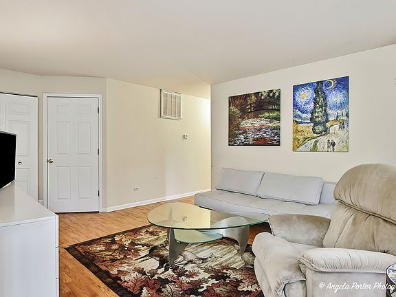 3rd image of 1152 N Red Oak Cir Unit 1
