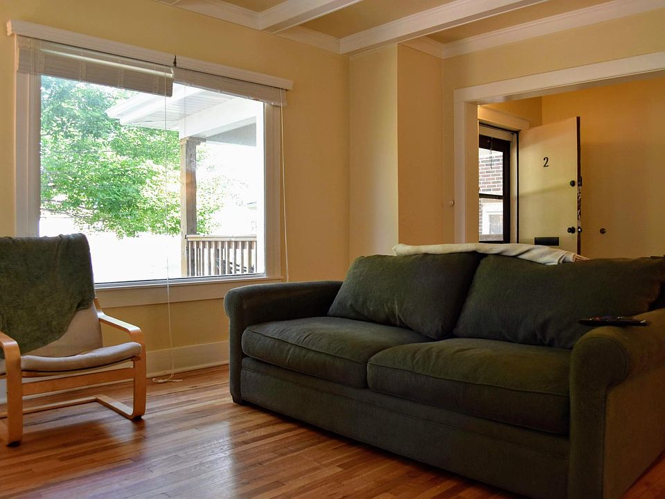 Living Room ; one-eleven@blackstone_unit.2