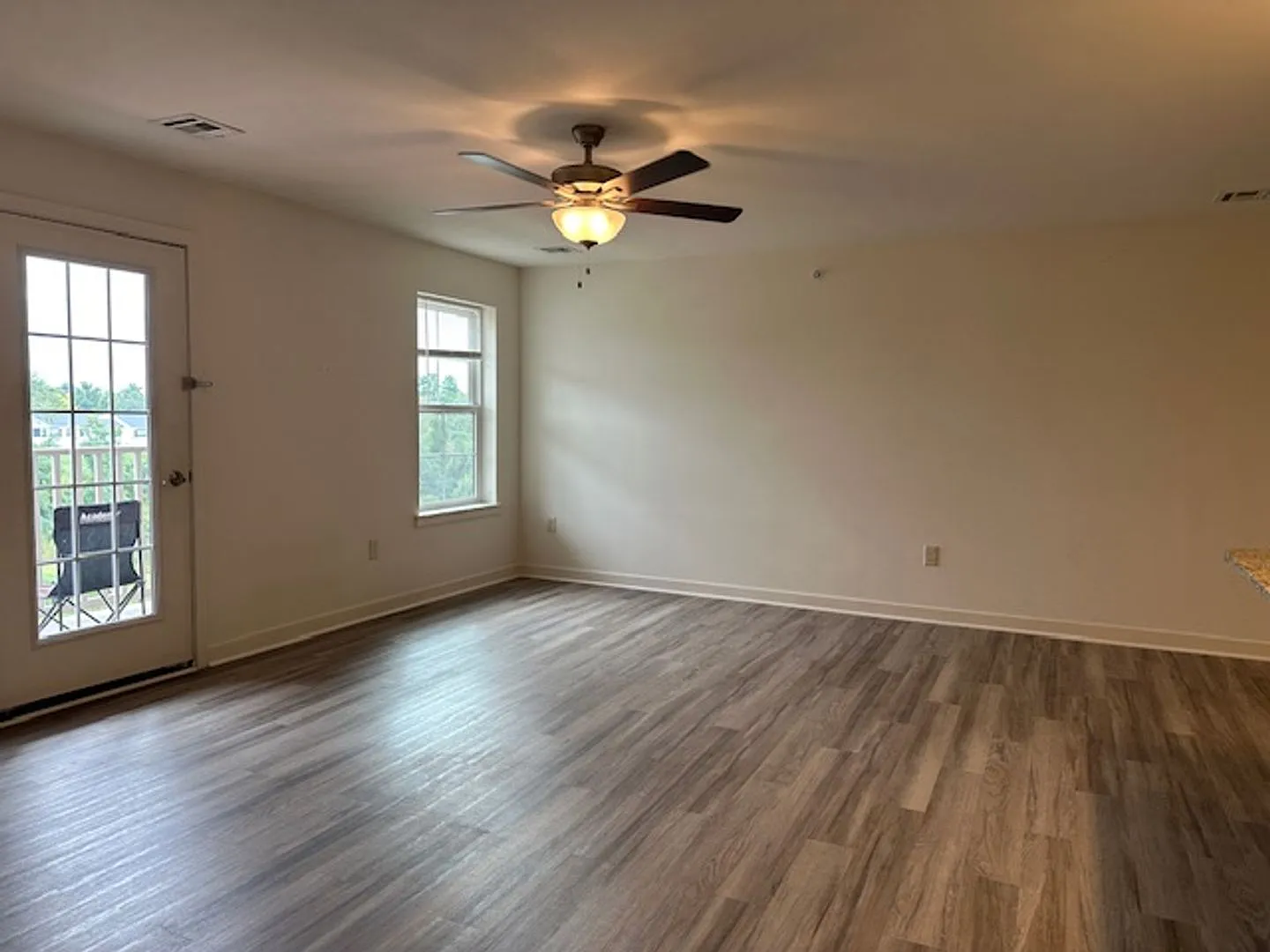 Discover This 3rd Floor 2-Bedroom, 2-Bathroom Apartment in Harrisburg, PA, Central Dauphin School... — Photo 3