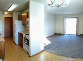 3220 9th St S APT 301, Moorhead, MN 56560