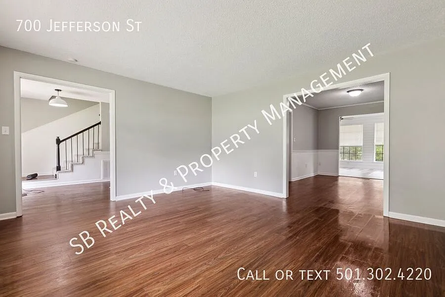 4 Bed 2.5 Bath — Photo 2