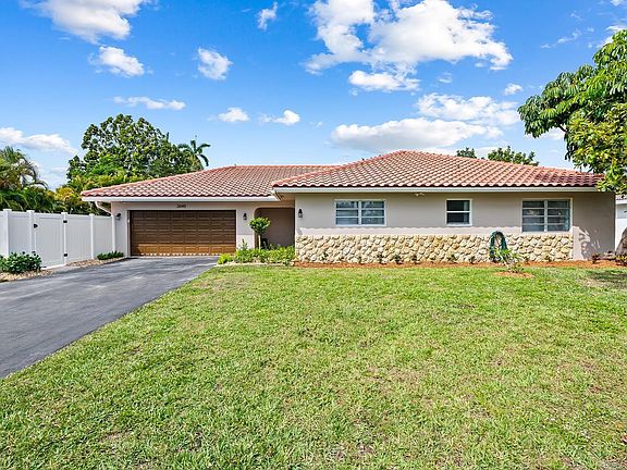 2nd image of 2645 SE 3rd Street