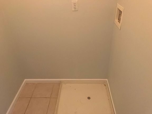 5th image of 277 Chapel Ave #2