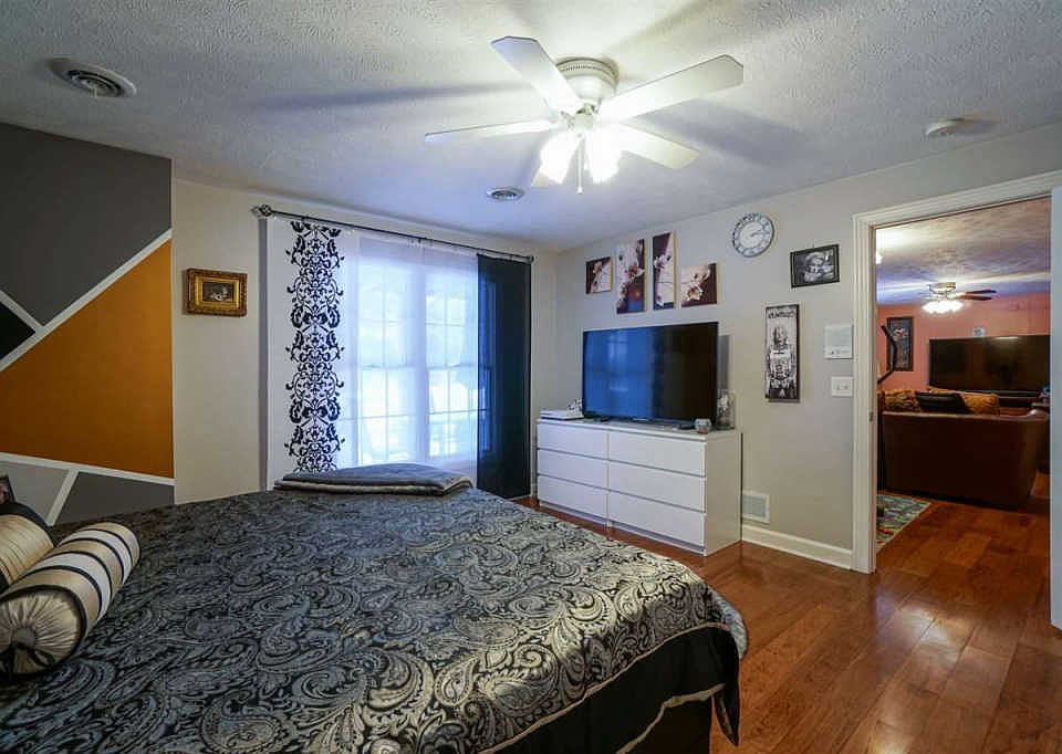 1st image of 1001 Stratford Cir